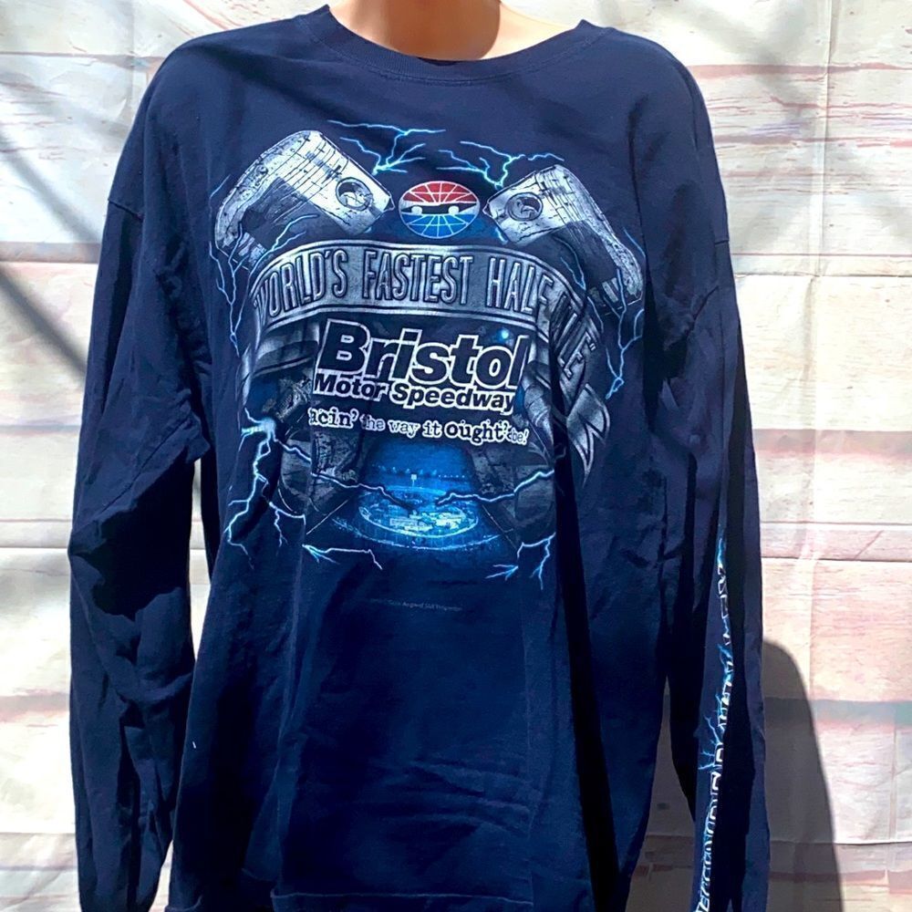 Woman’s long sleeve XL tee